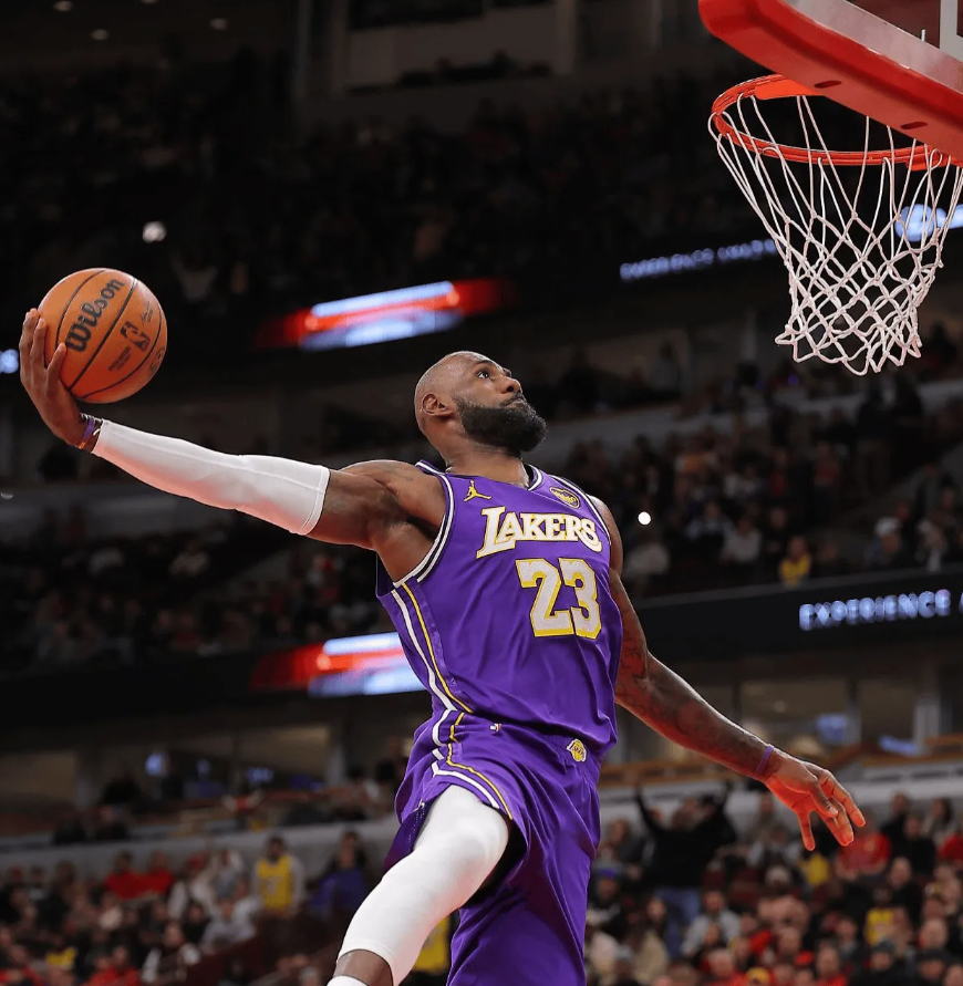 开云-湖人复仇！詹姆斯连创5大NBA神迹，东契奇队史第一，八村塁轰23分
